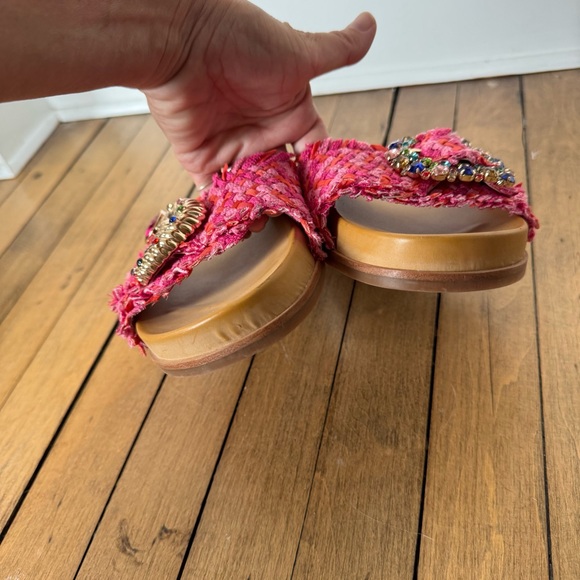 NWT Shea Leigh Mills X Gianni Bini Pink Wiven Gold Buckle Mismatched Slides 7 - Picture 5 of 8